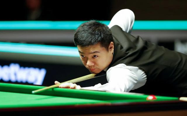 足的前锋到 足的前锋到