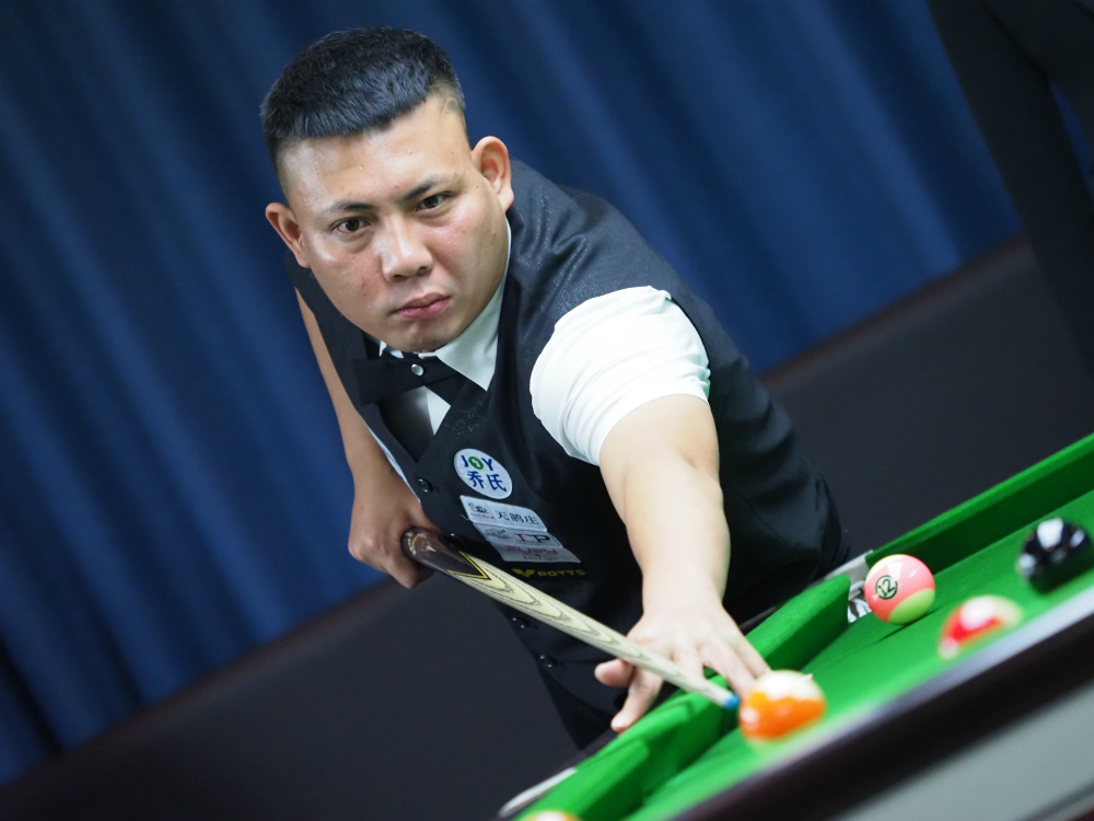 的赛场上脱 的赛场上脱